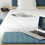 Ibis Styles Centre 칼라이스