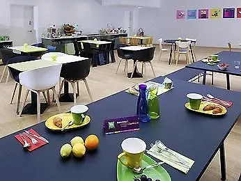 Отель Ibis Styles Centre 3*