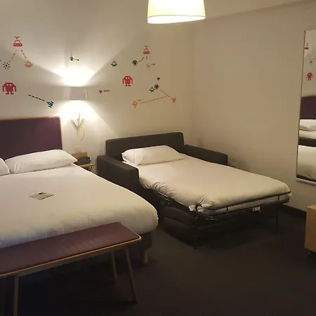 מלון Ibis Styles Centre 3*