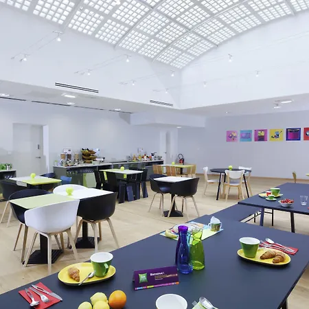 מלון Ibis Styles Centre 3*