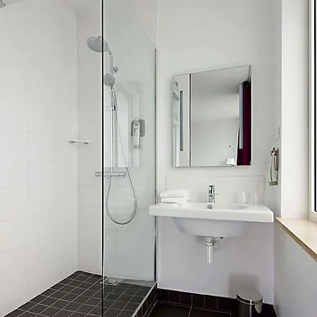 Ibis Styles Centre 3* كاليه